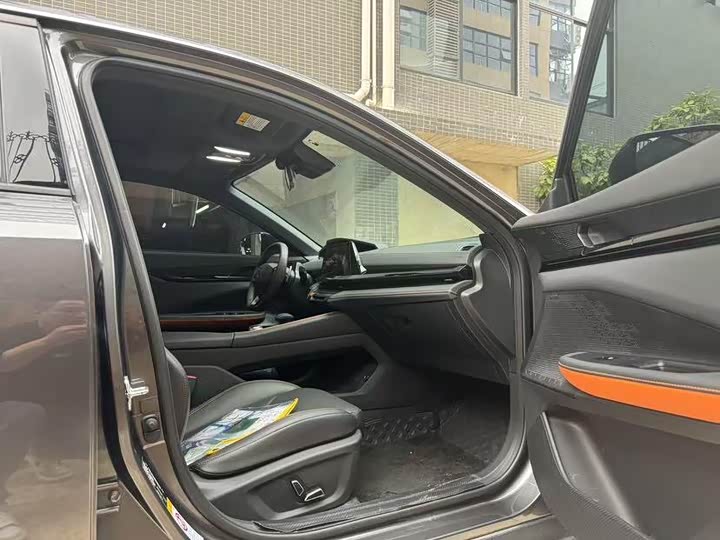 Фото 9 - Changan UNI-V