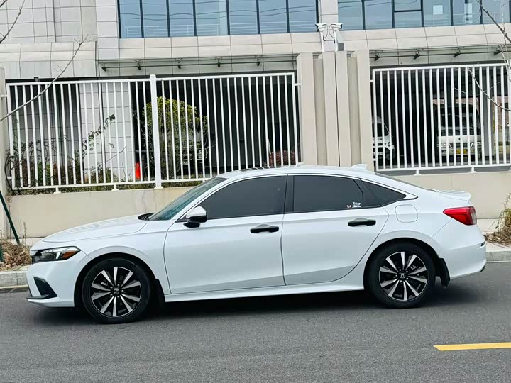 Фото 2 - Honda Civic