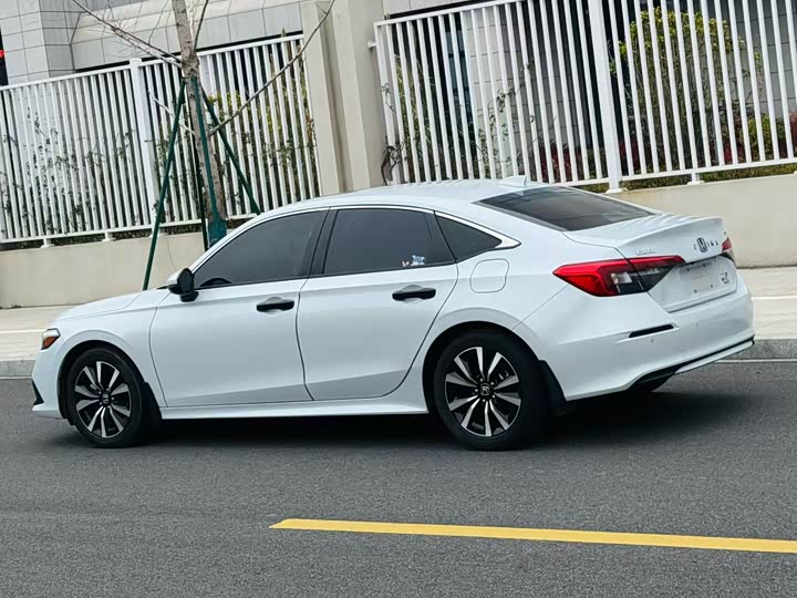 Фото 3 - Honda Civic