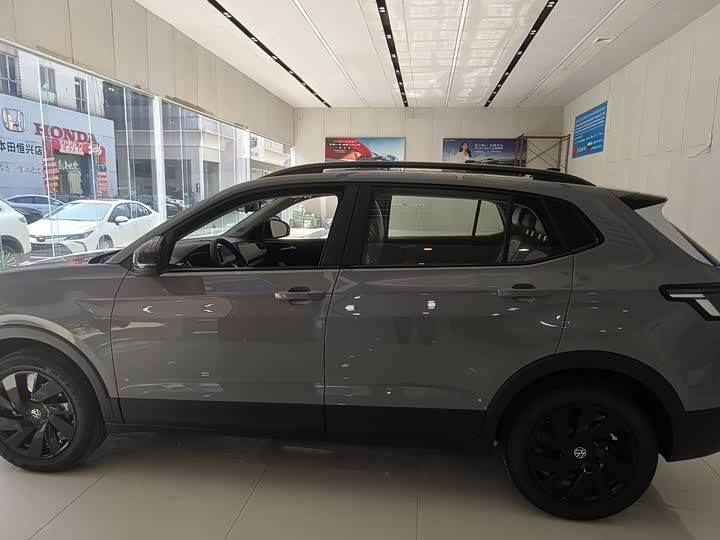 Фото 4 - Volkswagen Tharu