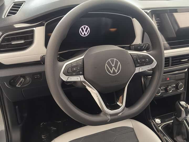 Фото 6 - Volkswagen Tharu