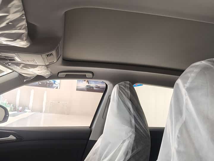 Фото 7 - Volkswagen Tharu