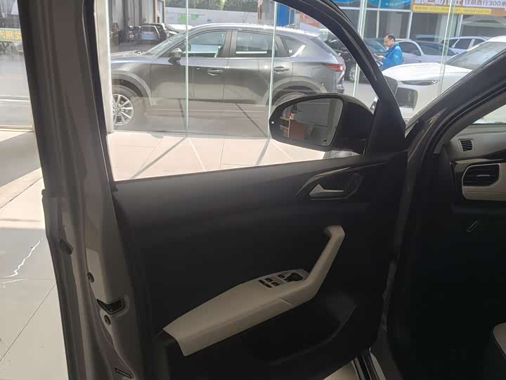 Фото 9 - Volkswagen Tharu