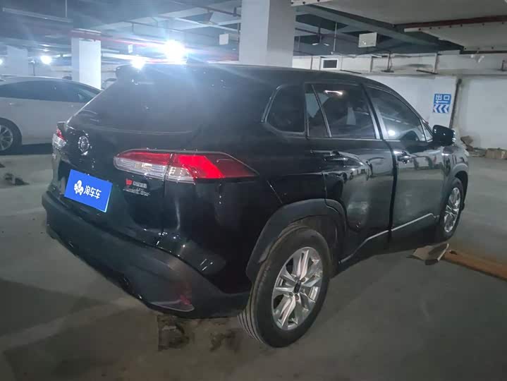 Photo 3 - Toyota Corolla Cross