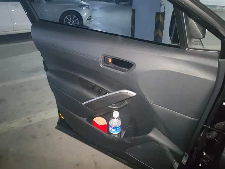 Photo 7 - Toyota Corolla Cross