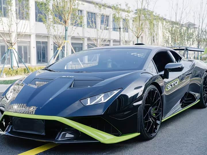 Фото 1 - Lamborghini Huracán