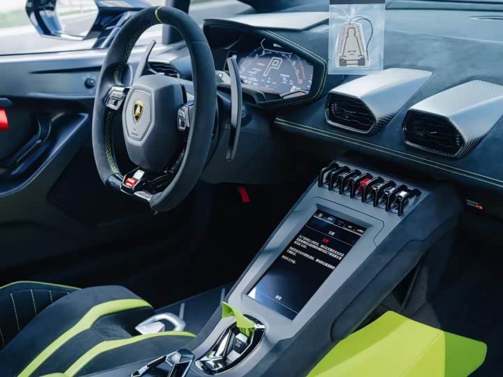 Фото 6 - Lamborghini Huracán