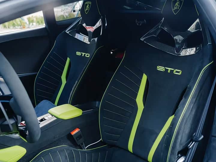 Фото 7 - Lamborghini Huracán