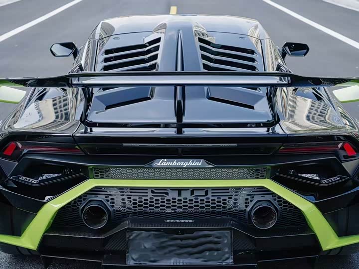 Фото 9 - Lamborghini Huracán