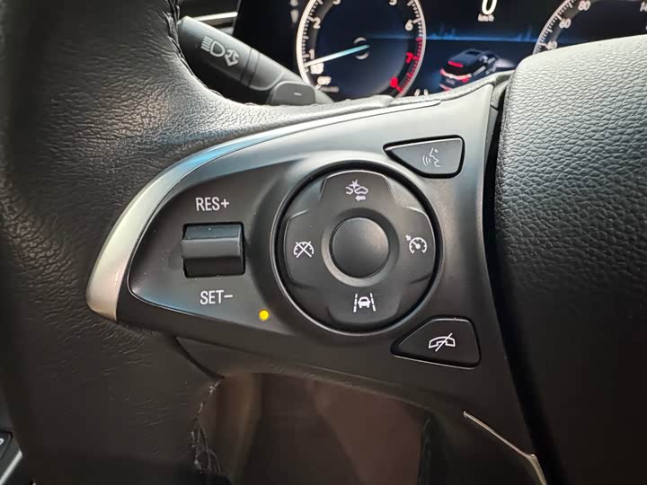 Фото 7 - Buick GL8 ES