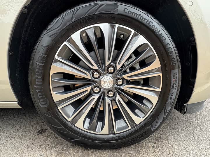 Фото 8 - Buick GL8 ES