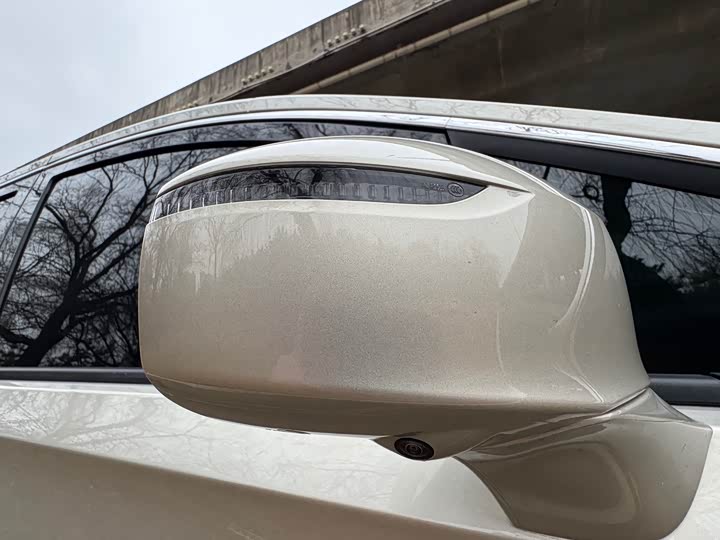 Фото 9 - Buick GL8 ES