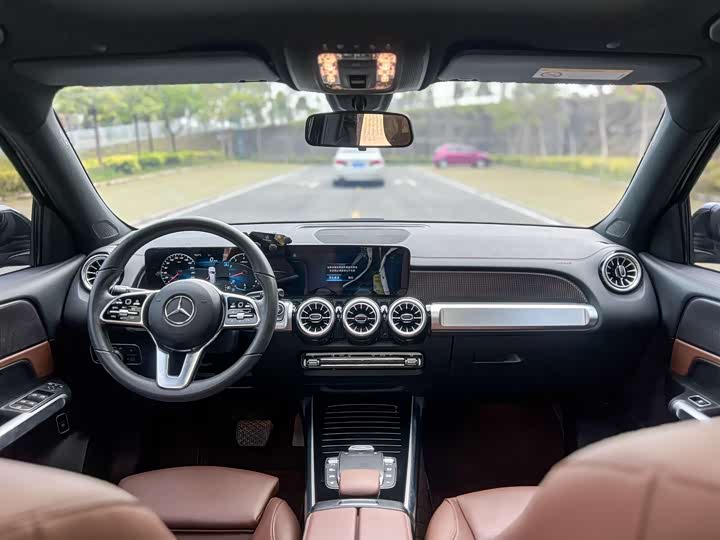 Фото 7 - Mercedes-Benz GLB-Class