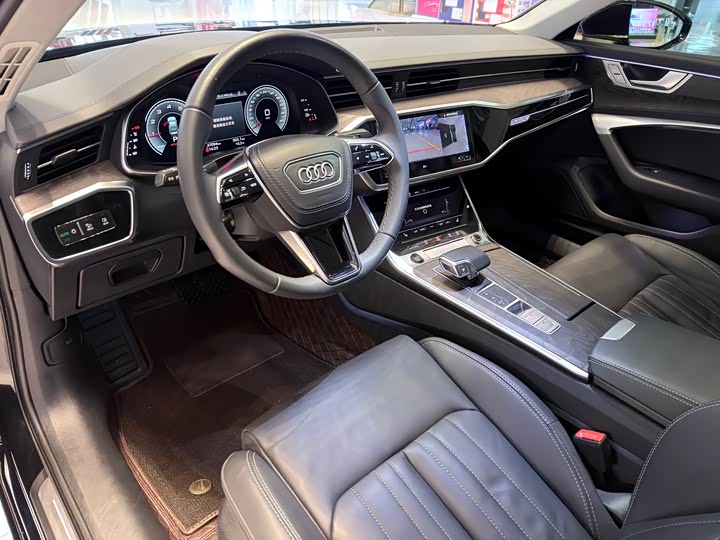 Фото 6 - Audi A6L