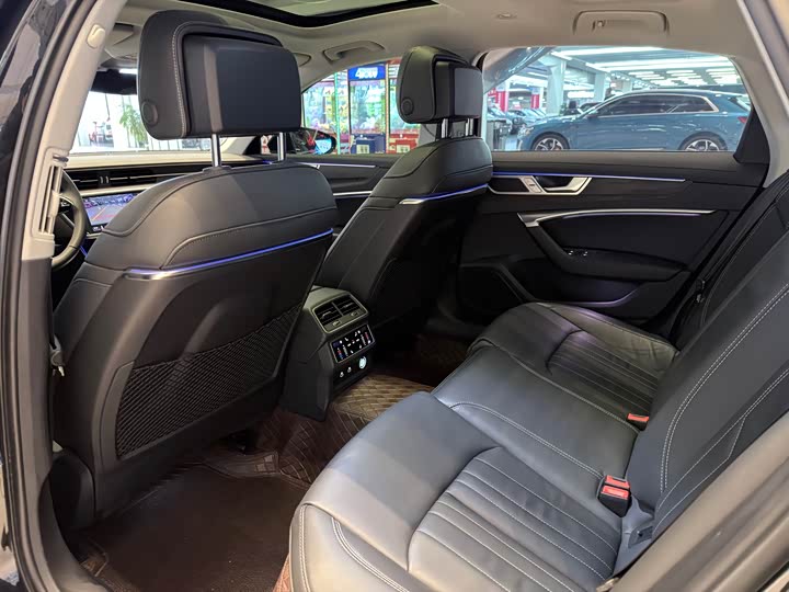 Фото 8 - Audi A6L