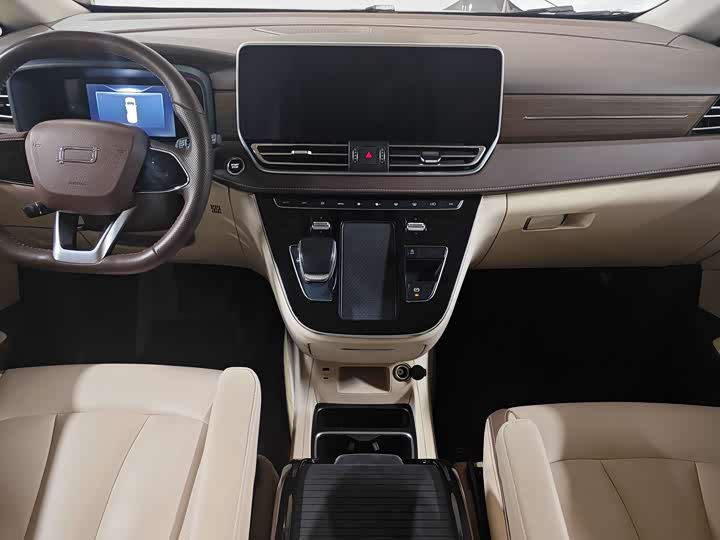 Фото 3 - Bestune M9