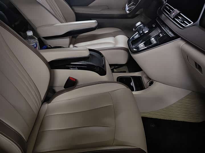 Фото 8 - Bestune M9