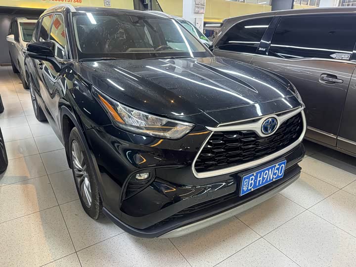 Фото 3 - Toyota Highlander