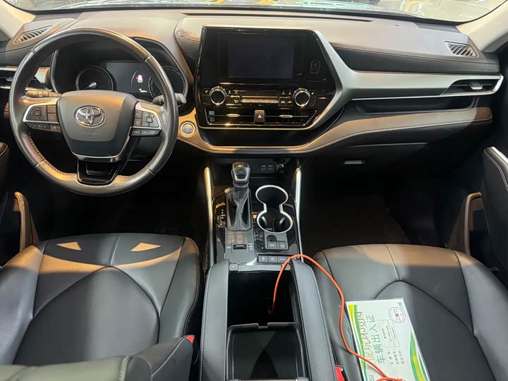 Фото 6 - Toyota Highlander