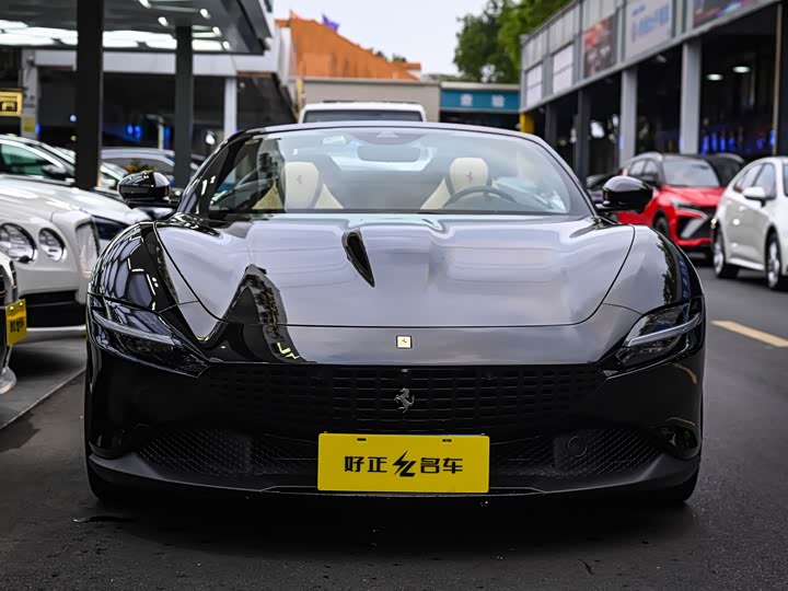 Photo 1 - Ferrari Roma