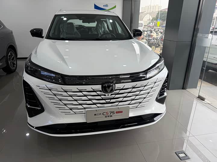 Фото 2 - Changan CS75 Plus