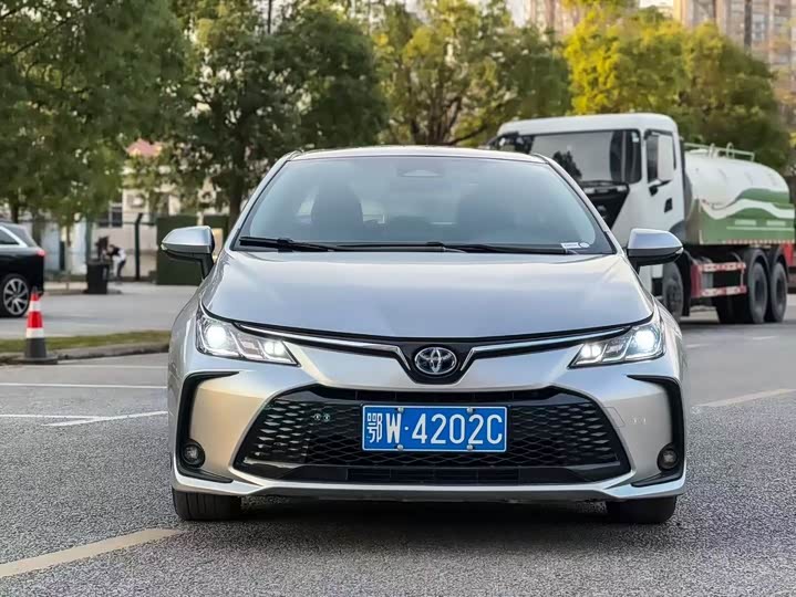 Photo 2 - Toyota Corolla