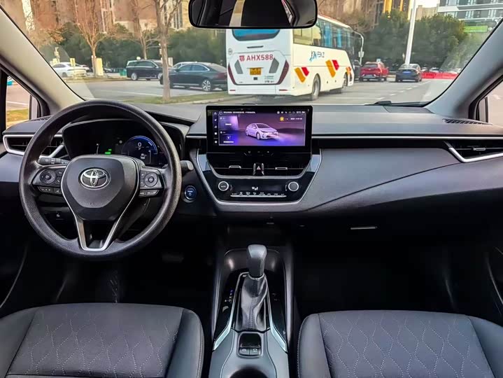 Photo 5 - Toyota Corolla