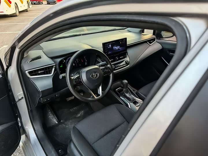 Photo 6 - Toyota Corolla