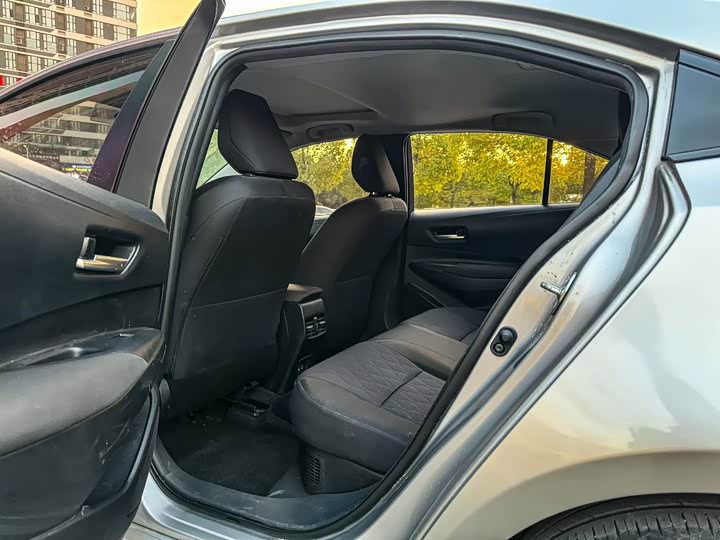 Photo 8 - Toyota Corolla