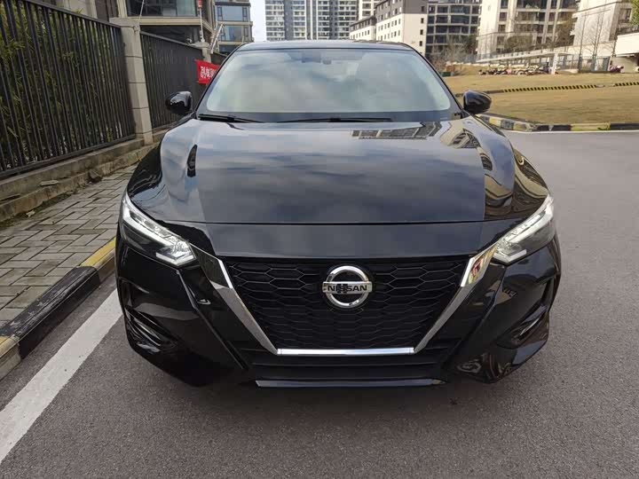 Фото 2 - Nissan Sylphy