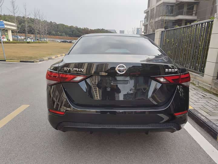 Фото 9 - Nissan Sylphy