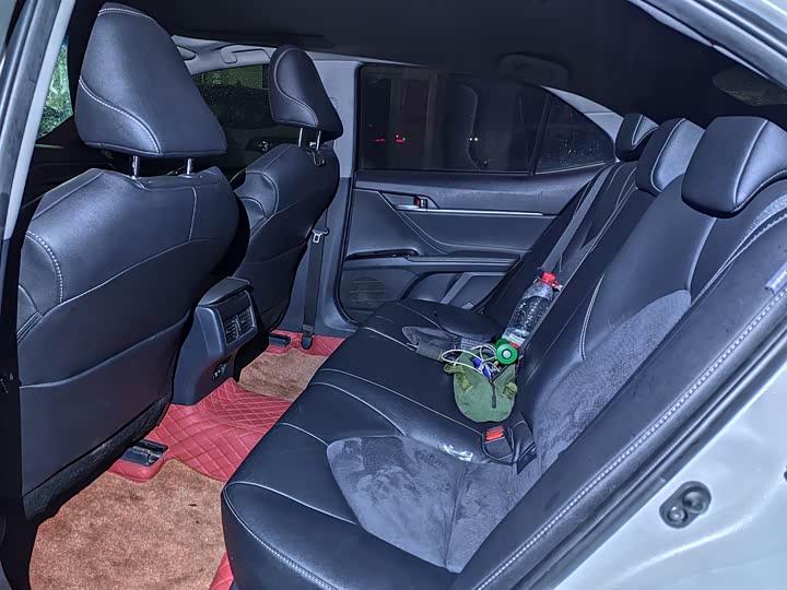 Фото 9 - Toyota Camry