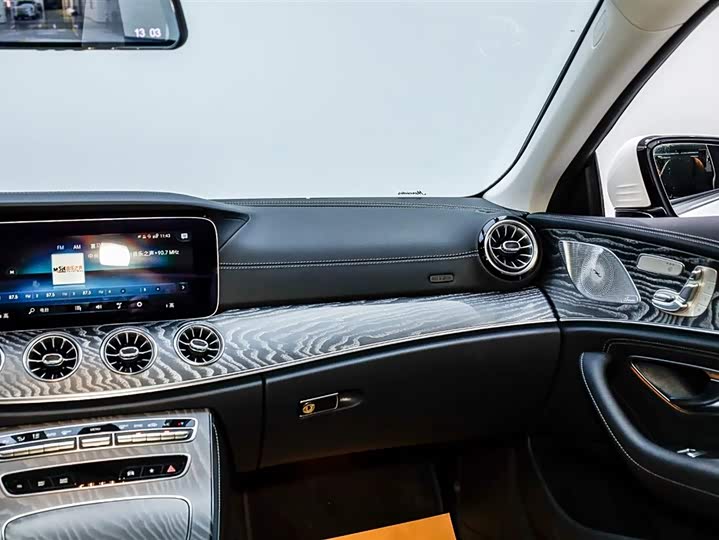 Photo 3 - Mercedes-Benz CLS-Class