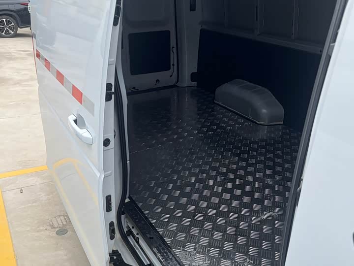 Фото 6 - Dongfeng V5