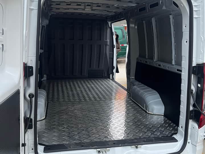 Фото 7 - Dongfeng V5