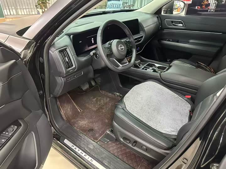 Фото 2 - Nissan Pathfinder