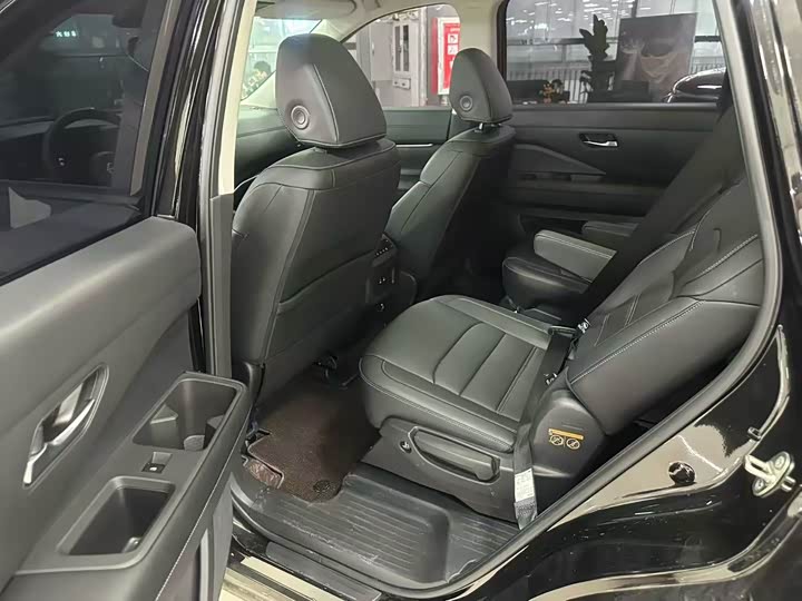 Фото 4 - Nissan Pathfinder