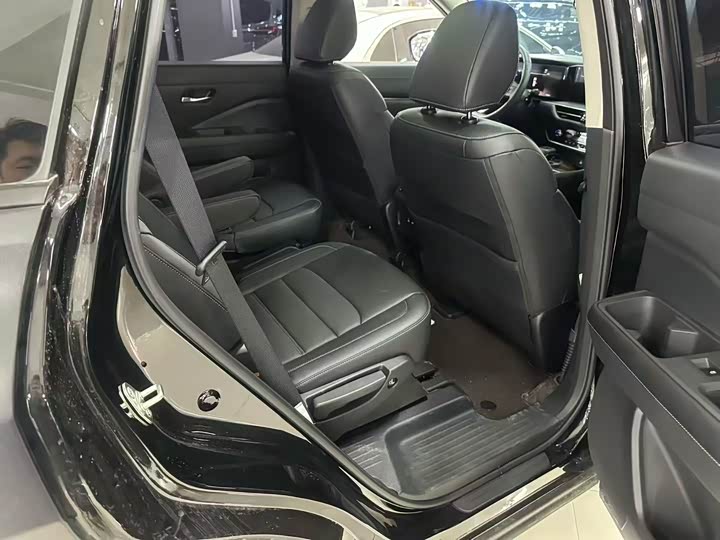 Фото 5 - Nissan Pathfinder