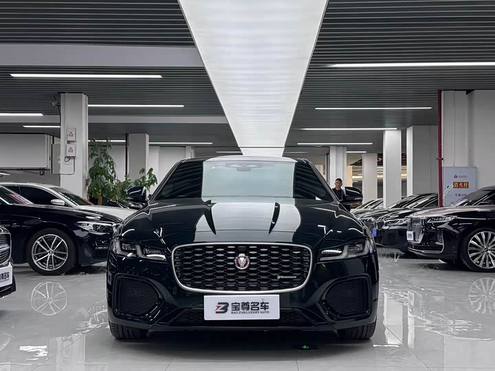 Фото 2 - Jaguar XF L