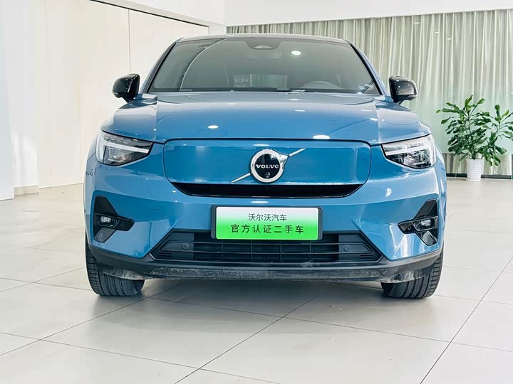 Фото 2 - Volvo C40