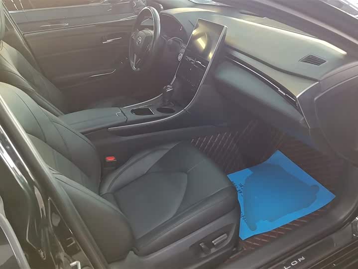 Photo 8 - Toyota Avalon