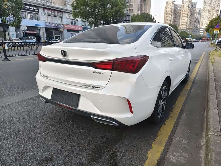 Фото 9 - Changan Eado Plus