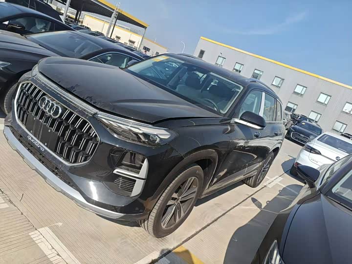 Фото 1 - Audi Q6