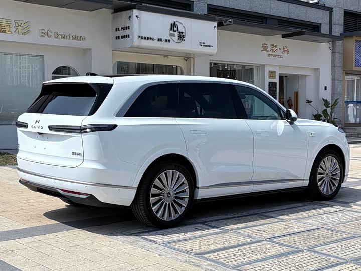 Фото 5 - Nio Onvo L90