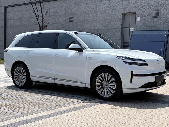 Фото 6 - Nio Onvo L90