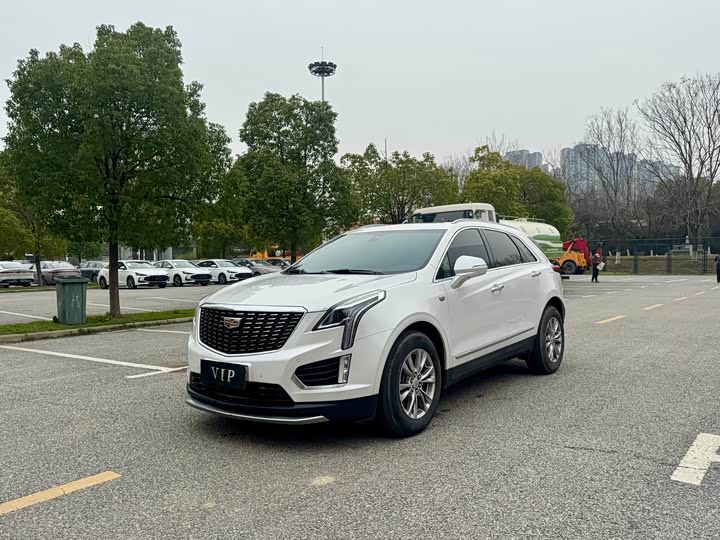Фото 1 - Cadillac XT5