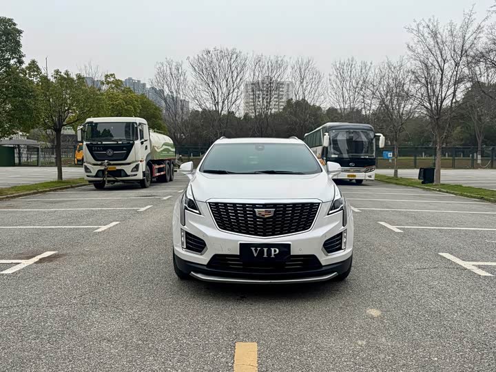 Фото 2 - Cadillac XT5