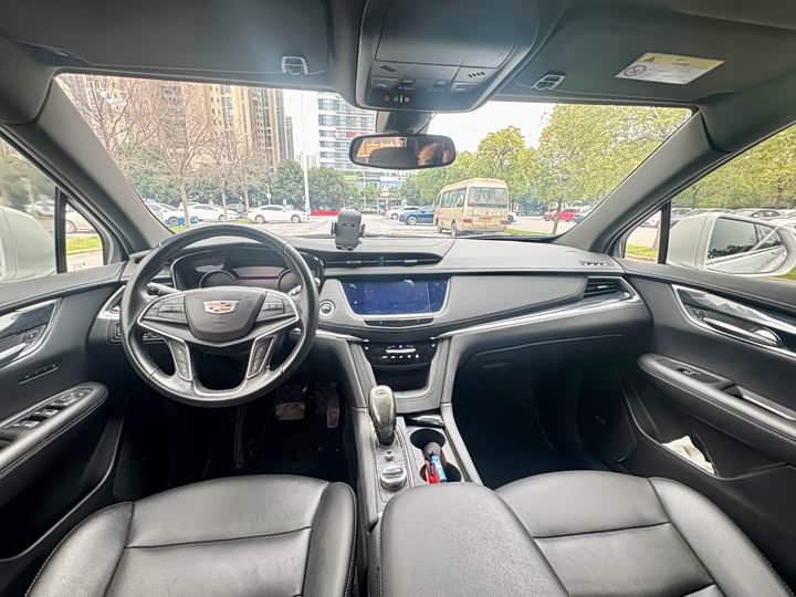 Фото 7 - Cadillac XT5