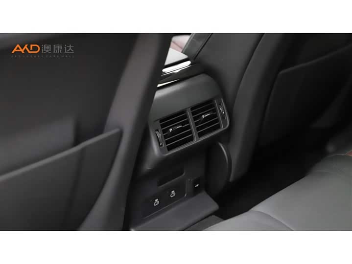 Фото 9 - Land Rover Range Rover Velar