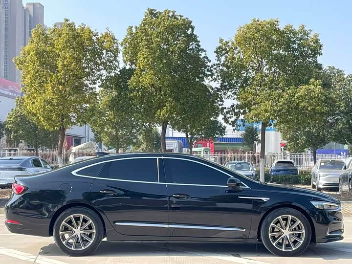 Фото 8 - Buick LaCrosse